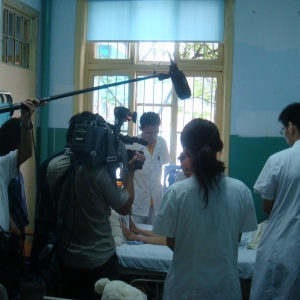 香港无线电视台（TVB）到访华西地震伤员康复中心