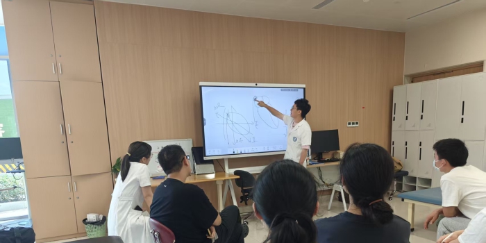 20250612胡寿星老师为学员授课