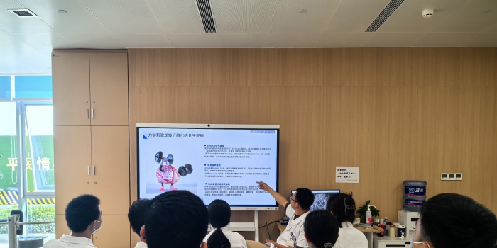 20250515敬沛嘉老师与进修生交流
