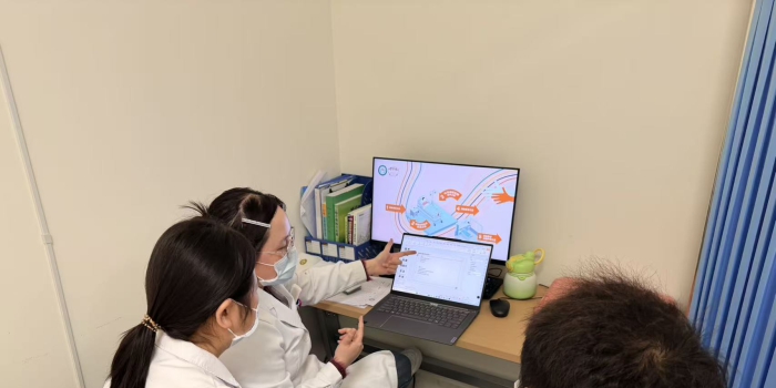 20251218李悦老师为学员进行小讲课
