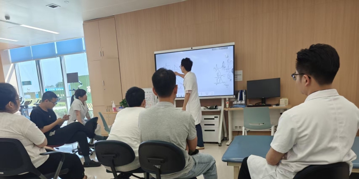 20250612胡寿星老师为学员授课