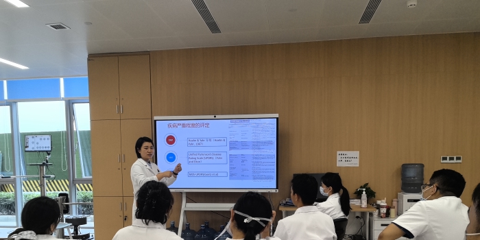 20250509李程老师为学员们授课及临床实操