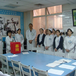 张卫东部长莅临康复医学科部署地震伤员康复治疗