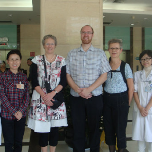 丹麦VIA大学专家参观我院康复医学科