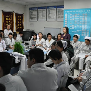 康复医学科举办“营养与骨骼健康”交流会