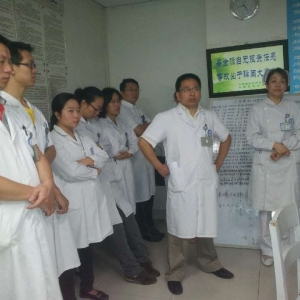 院感科在康复医学科开展感控培训