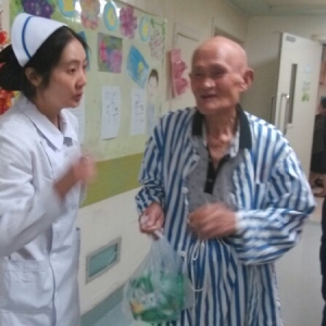 百岁地震老人入我科治疗