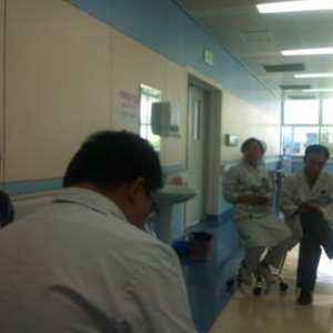 我院温江院区地震综合病房召开首次全科康复评定会