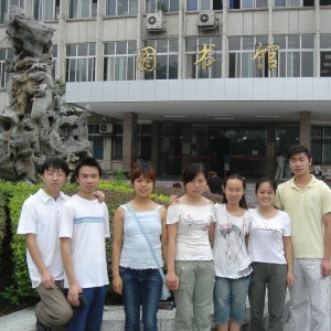 华西临床医学院2002级康复治疗毕业生合影