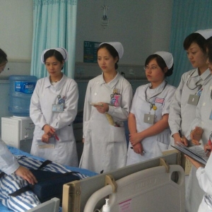 我中心肌肉骨骼病房学习髋关节置换术后的护理
