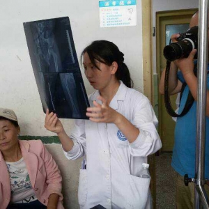我中心脊髓损伤病房潘红霞奔赴前线抗震救灾