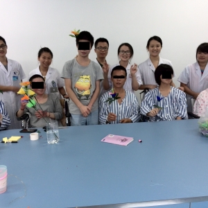 我中心作业治疗部开展丝网花制作小组治疗