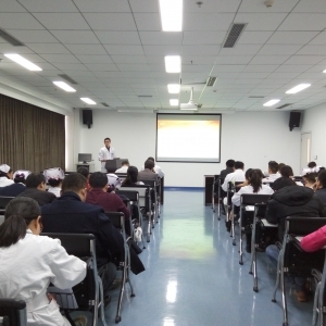 我中心支部组织政治思想学习