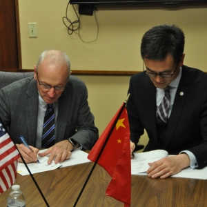 我院与美国CU、UNMC签署康复本硕博培养协议