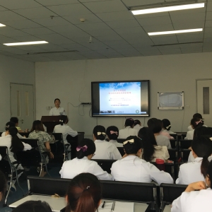 康复医学中心护理组召开6月护士大会