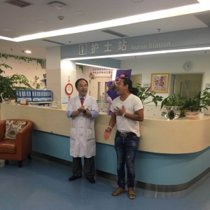 九寨沟地震伤员国庆之际向祖国献礼