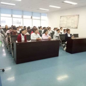 我中心护理团队召开2018年首次护士大会及三基三严讲座