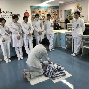 我中心神经康复综合病房进行心肺复苏技术培训