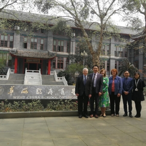 美国内布拉斯加大学医学中心物理治疗系主任Joe Norman教授一行到访我院