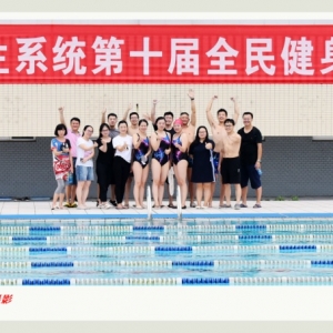 游泳队感受体育“黑科技“ 体验赛前高压氧预处理