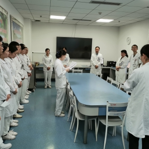 我中心肌肉骨骼病房进行首次英文晨交班