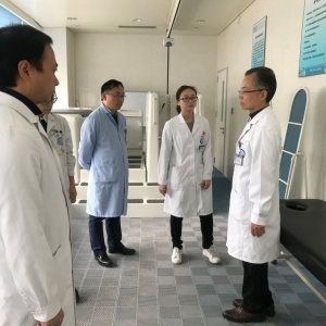 我中心主任何成奇教授带队进行年度消防安全检查