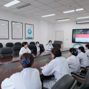 我中心召开护理进修生出科汇报及座谈会