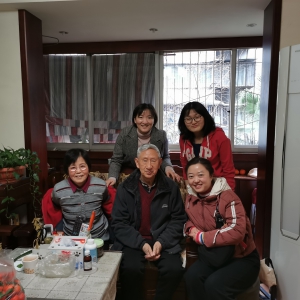情暖人心，走访慰问退休职工