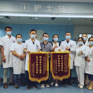 精心康复助重症患者步行出院
